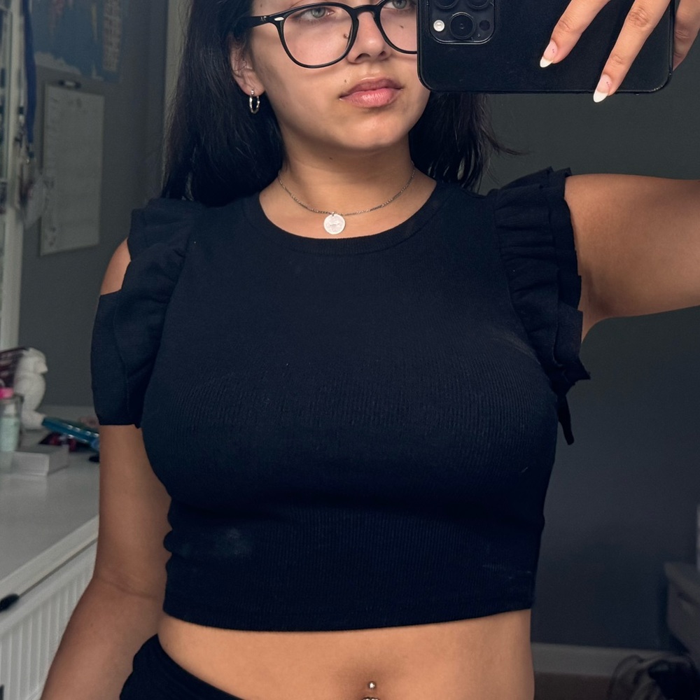 Zara Black Ruffled Sleeveless Crop Top